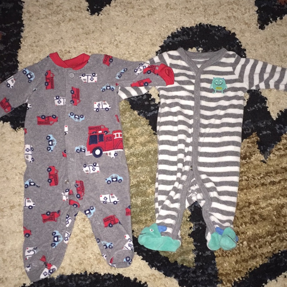 Two together newborn footsies